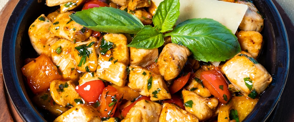 best plastic free lunch box hero image