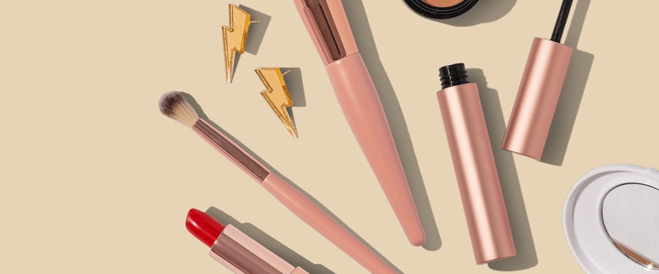 microplastics in cosmetics hero image